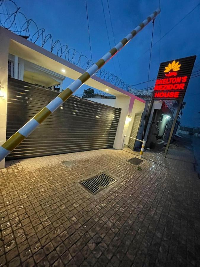 فندق بيشاورفي  Shelton'S Rezidor House المظهر الخارجي الصورة
